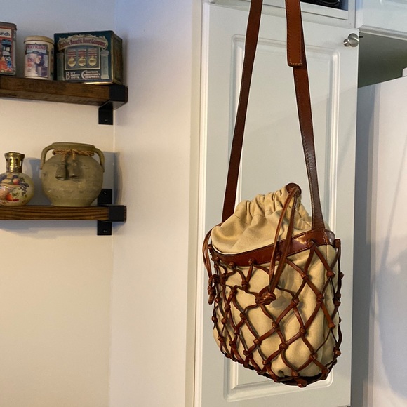 Oasis Shoulder Bag Inspired By a Fishnet Leather - Picture 3 of 5